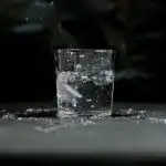 Dlaczego warto pić wodę na pusty żołądek: co dzieje się z ciałem w ciągu 30 minut? dlaczego-warto-pic-wode-na-pusty-zoladek-co-dzieje-sie.jpg