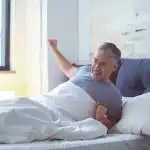 Szczęśliwe poranki zaczynają się w nocy: 6 nawyków, które zmienią