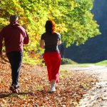 Tylko 30 minut dziennie: trener opracował 4-tygodniowy plan chodzenia, aby obniżyć ciśnienie krwi Tylko 30 minut dziennie: trener opracował 4-tygodniowy plan chodzenia, aby