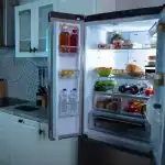 Większość ludzi nieprawidłowo korzysta z szuflady na warzywa w lodówce: jak robić to dobrze? Większość ludzi nieprawidłowo korzysta z szuflady na warzywa w lodówce: