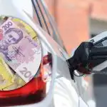 Znaczne oszczędności na benzynie i oleju napędowym: kierowcy poznali TOP